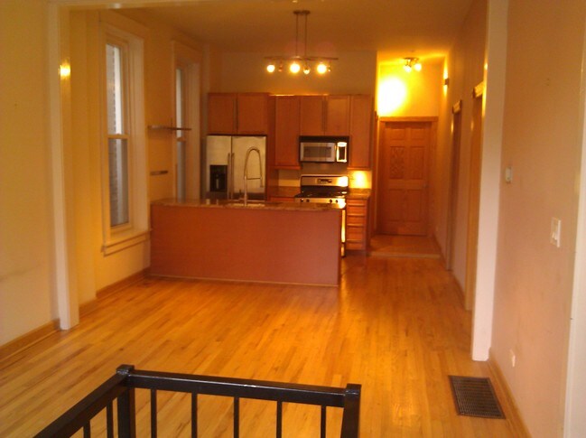 Stainless Steel Appliances, water, ice maker. - 2740 W Haddon Ave Unit 1