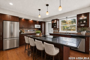 Photo - 415 Calumet Pl