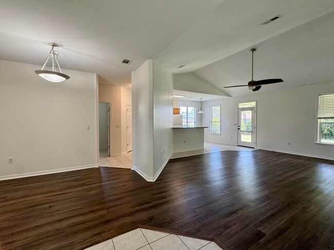 Photo - 418 White Heron Dr