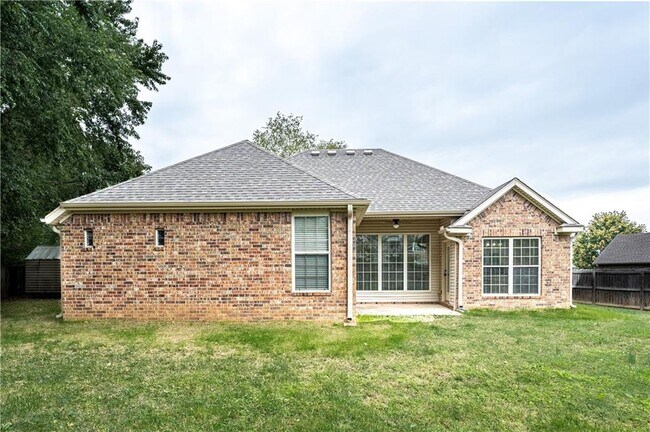 Photo - 1536 N Oakhaven Pl