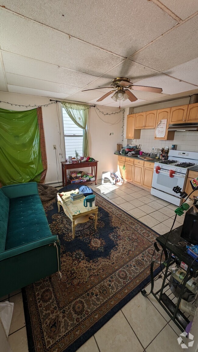 Building Photo - 52 Fisher Ave Unit 3 Rental