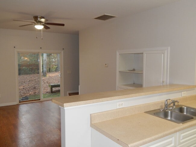 Photo - Wilshire Townhouse