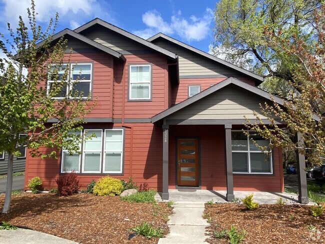 Building Photo - Unique Executive Home in Hood River