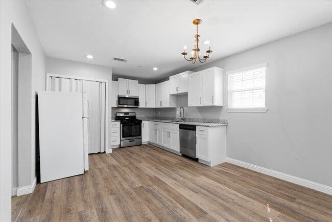 Photo - 8902 Courtney Dr