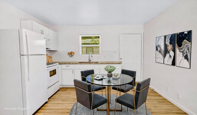 Photo - Cozy 1-bedroom, 1-bath duplex Unidad #3