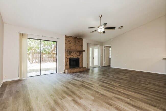 831 Sunridge Point Dr
