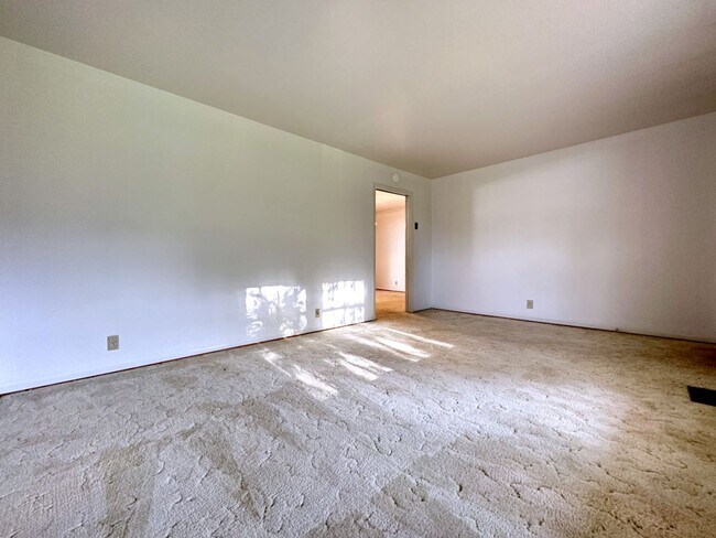 Photo - 2804 Thrush Dr