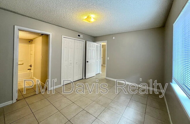 Photo - 1845 Lindberg Dr Unit Apt 02