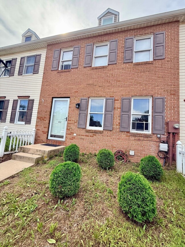 Photo - 202 Heatherwood Dr