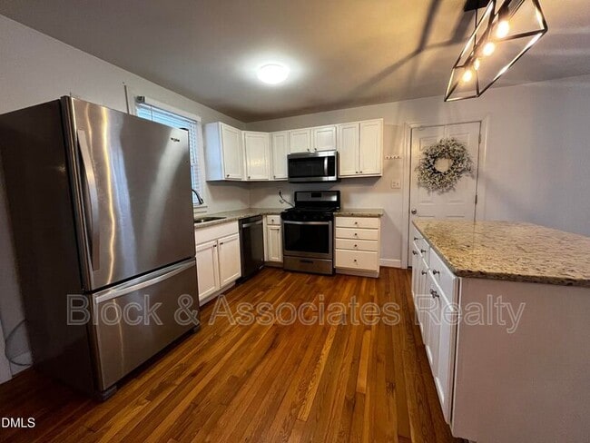 Photo - 712 Hadley Rd