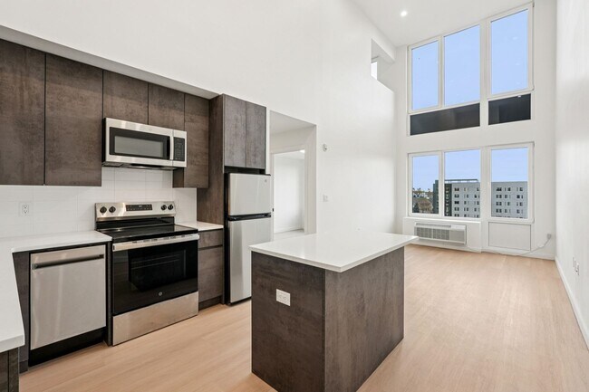 Building Photo - 1 Mallory Ave Unit 501