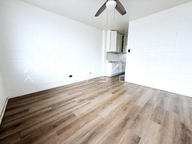 1653 Citron St Unit 4