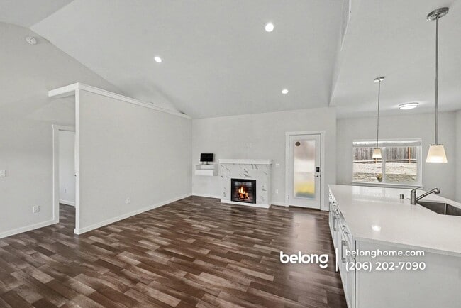 Photo - 410 Emerald St