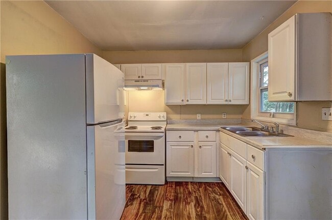 Photo - 2477 Thrasher Ave