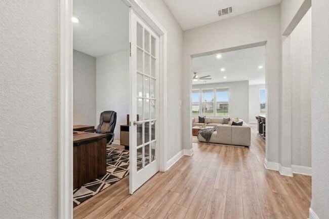 Photo - 513 Barnhill Lp