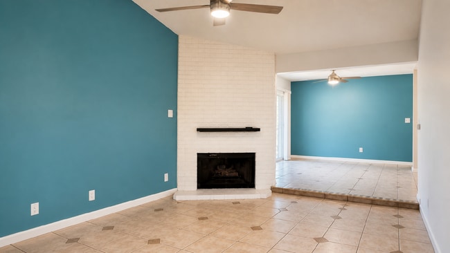Photo - "Charming 2-Bedroom Duplex Oasis in Sacramento - Comfortable Living!