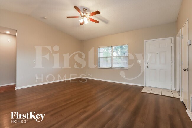 Photo - 924 Axlewood Cir