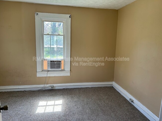 Photo - 493 New Ln St