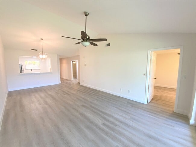 Photo - ** NEWCASTLE AT BERKSHIRE LAKES ** 2 BED / 2 BATH CONDO - GREAT LOCATION! - ANNUAL RENTAL