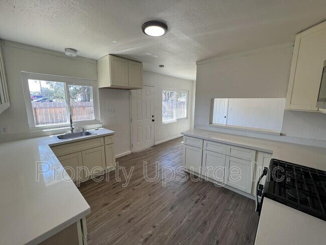 Photo - 1420 Lake Blvd