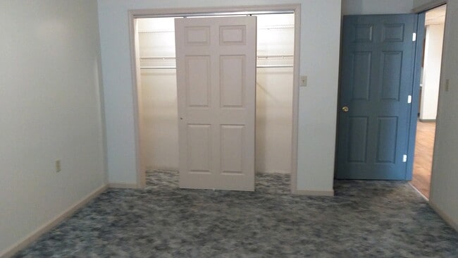 Building Photo - 150 Leonard St Unit 5 Rental