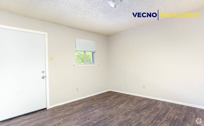 Building Photo - 102 E Cheryl Dr Rental