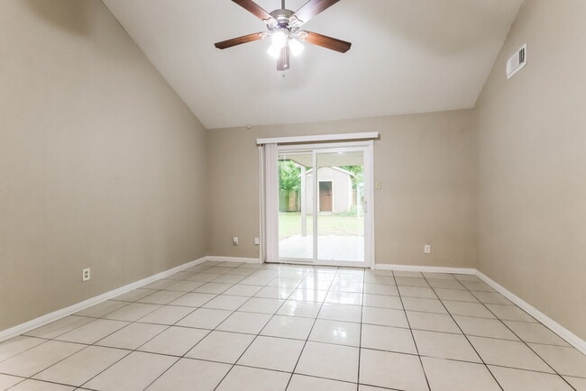 Photo - 2007 Deerhurst Ln