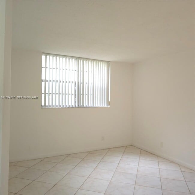 Photo - 3000 NW 48th Terrace Unidad 122