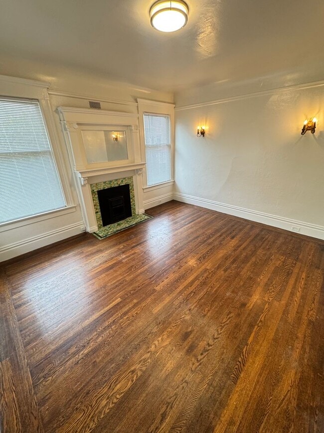 Photo - Central/Waller Unit 1118