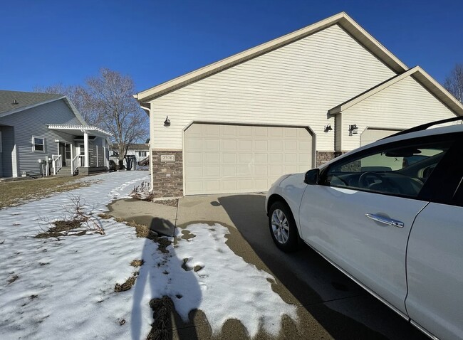 Photo - 2706 Wheatland Dr S House