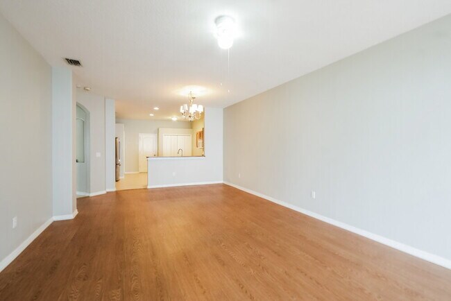 Photo - 31248 Shaker Cir