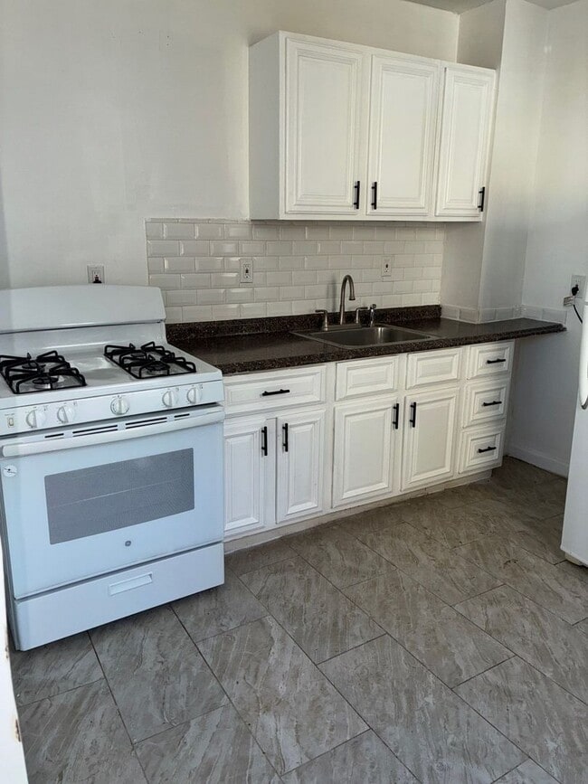 Photo - 2234 Henneman Ave