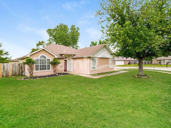 Building Photo - 10419 E 96th Pl N