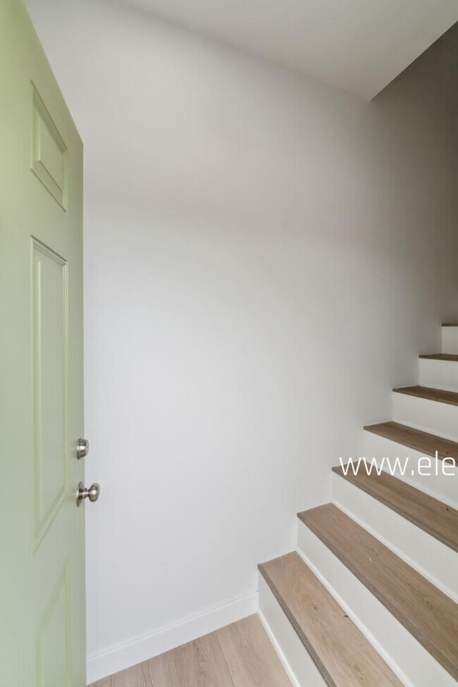 Photo - 20 N Urbana Ave