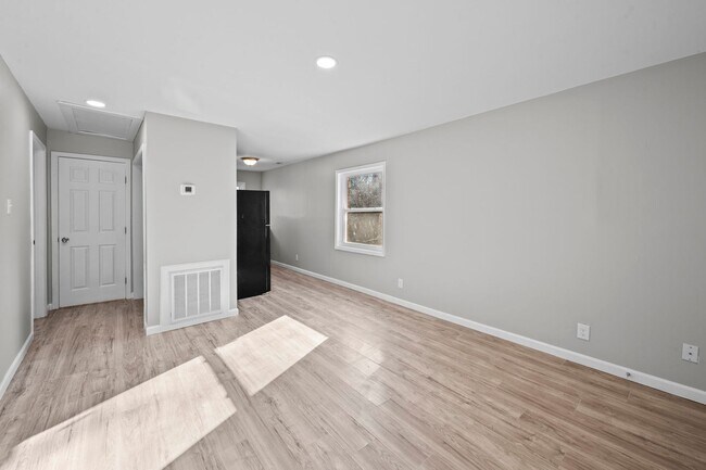 Photo - 492 Oak St Unit B