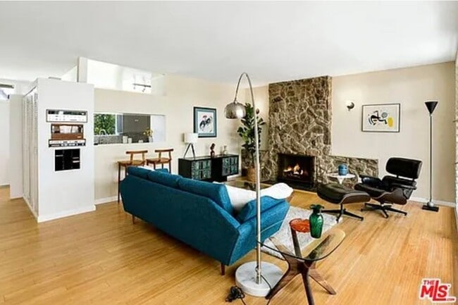 Photo - 3506 Beethoven St