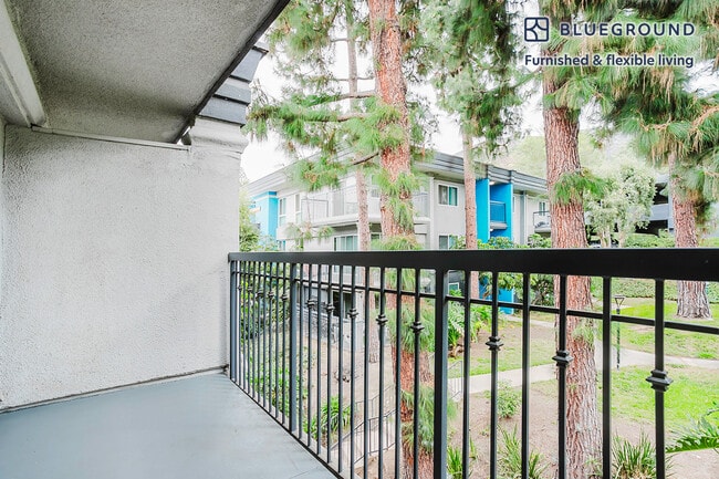 Photo - 3690 Barham Blvd Unidad FL3-ID1272