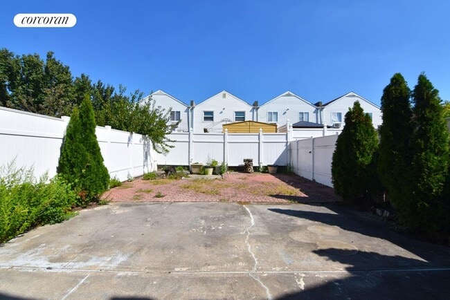 Building Photo - 336 Howe Ave