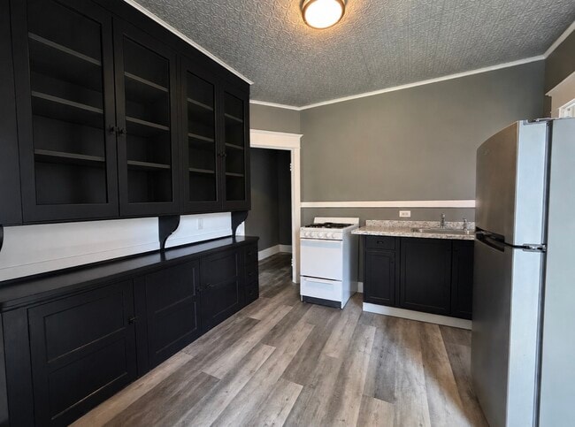 Photo - 1042 Elmwood Ave