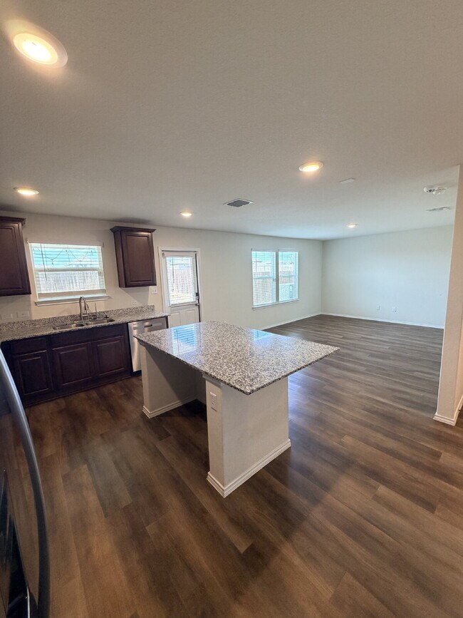 631 Wild Olive Wy