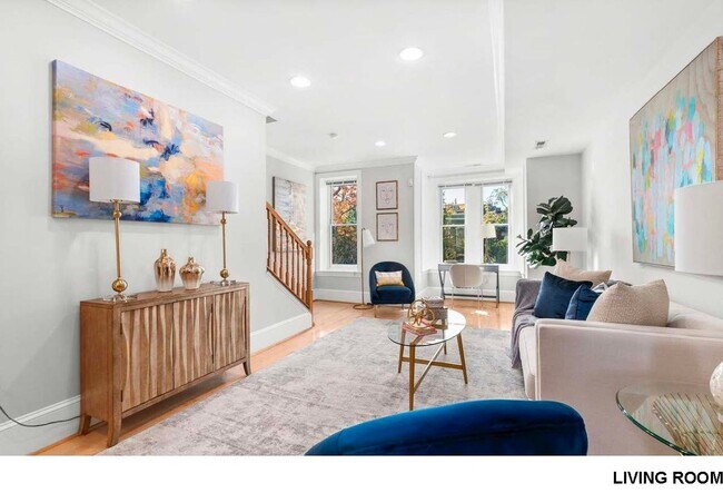 Photo - Gorgeous 2br/2ba Upper Level Rowhome with ...