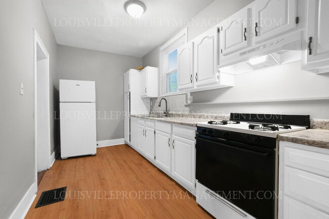 Photo - 3100 Grand Ave