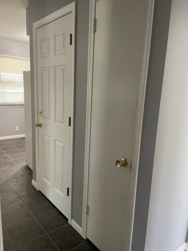 Photo - Blondo Street Unidad 7524