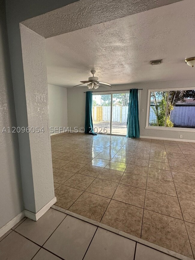 4812 SW 45th Ave