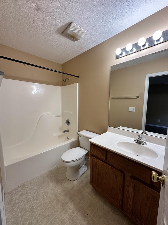 Photo - 1627 Maple View Way