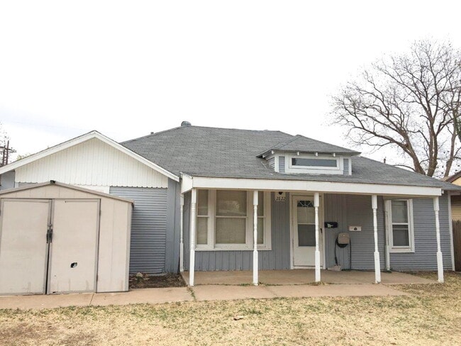 Spacious 3/1 With Back Patio! - Spacious 3/1 With Back Patio! Apartment