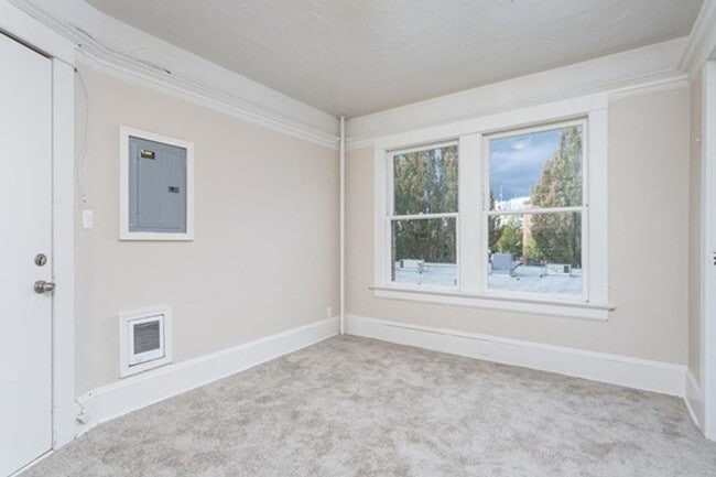 Photo - Doricourt Apartments -- Historic SW Downtown