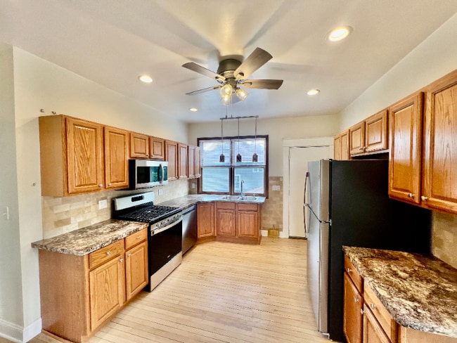 Photo - 716 N 9th St