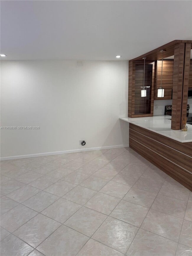 Photo - 319 Normandy G Unidad 319