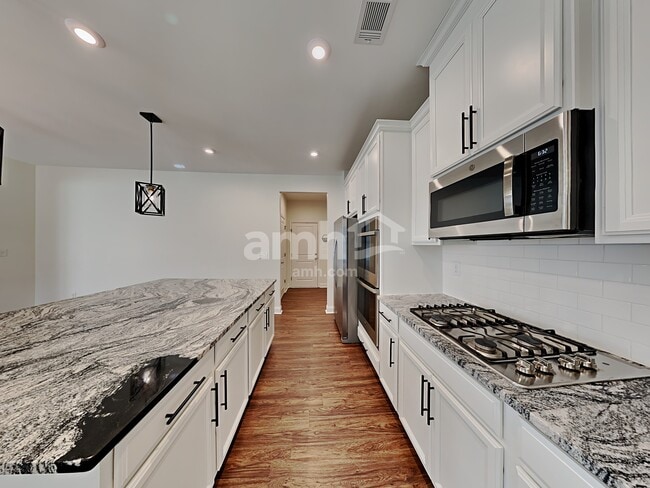 Photo - 5935 Hart Way